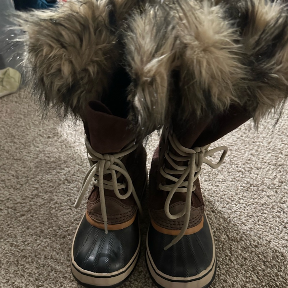 ICONIC WATERPROOF SOREL WINTER BOOTS size 7
